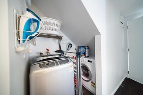 Modern Family Home 350 meters to Town Centre