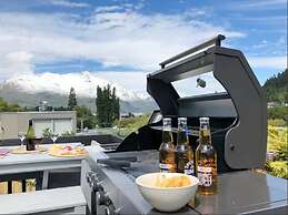 Modern Family Home 350 meters to Town Centre