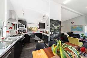 Modern Family Home 350 meters to Town Centre