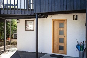 Modern Family Home 350 meters to Town Centre