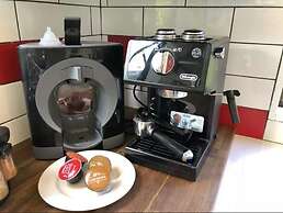 Modern Family Home 350 meters to Town Centre