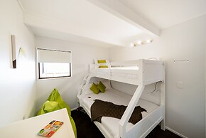 16 guests. Unique, central, mountain & lake views