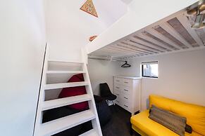 16 guests. Unique, central, mountain & lake views