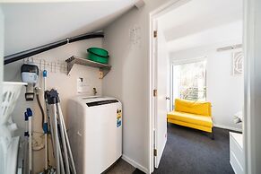 16 guests. Unique, central, mountain & lake views