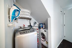 16 guests. Unique, central, mountain & lake views