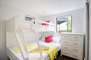 16 guests. Unique, central, mountain & lake views