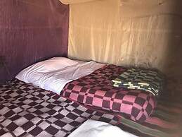 Nomade Moon - Campsite