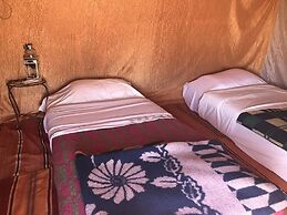 Nomade Moon - Campsite