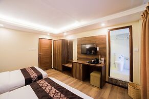 Ganapati Airport Hotel