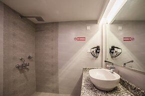 Ganapati Airport Hotel