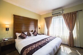 Ganapati Airport Hotel