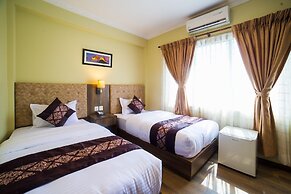 Ganapati Airport Hotel