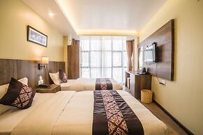 Ganapati Airport Hotel