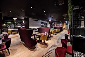 Me and All Hotel Dusseldorf Oberkassel, by Hyatt