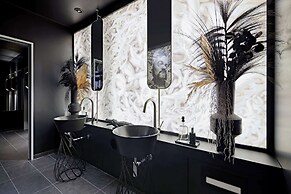 Me and All Hotel Dusseldorf Oberkassel, by Hyatt