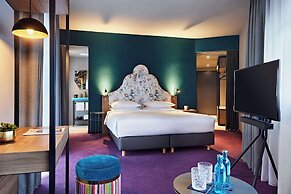 Me and All Hotel Dusseldorf Oberkassel, by Hyatt