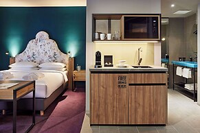 Me and All Hotel Dusseldorf Oberkassel, by Hyatt