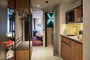 Me and All Hotel Dusseldorf Oberkassel, by Hyatt