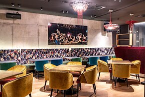 Me and All Hotel Dusseldorf Oberkassel, by Hyatt