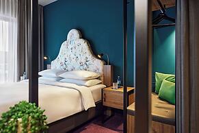 Me and All Hotel Dusseldorf Oberkassel, by Hyatt