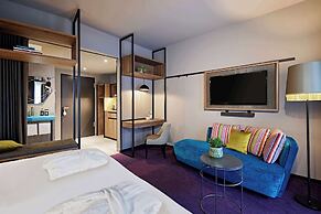 Me and All Hotel Dusseldorf Oberkassel, by Hyatt