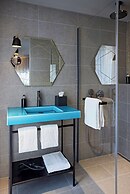 Me and All Hotel Dusseldorf Oberkassel, by Hyatt