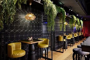 Me and All Hotel Dusseldorf Oberkassel, by Hyatt