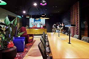 Me and All Hotel Dusseldorf Oberkassel, by Hyatt