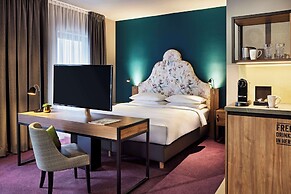 Me and All Hotel Dusseldorf Oberkassel, by Hyatt