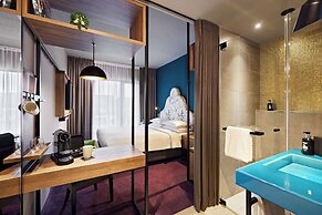 Me and All Hotel Dusseldorf Oberkassel, by Hyatt