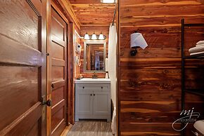 Log Cabin Inn
