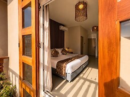 Ethnic Thematic Hotel