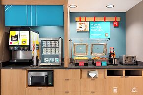 avid hotel Perry-National Fairground Area by IHG
