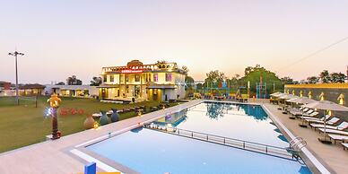 Hotel Natraj & Resort