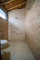 Hotel Natraj & Resort