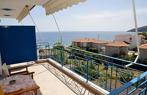 Matina Apartments Tyros