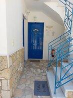 Matina Apartments Tyros