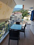 Matina Apartments Tyros