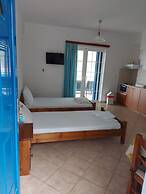 Matina Apartments Tyros