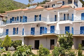 Matina Apartments Tyros