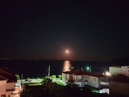 Matina Apartments Tyros