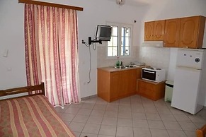 Matina Apartments Tyros