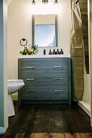 The Old Catskill Game Farm Inn