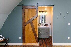 The Old Catskill Game Farm Inn