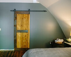 The Old Catskill Game Farm Inn