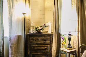 The Old Catskill Game Farm Inn