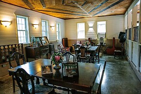 The Old Catskill Game Farm Inn