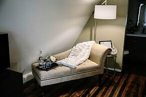 The Old Catskill Game Farm Inn