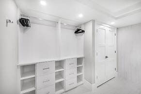 South Seas Tower 1-1212