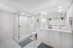 South Seas Tower 1-1212